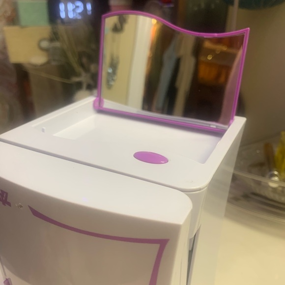 Bratz Secret Stylin’ Safe - Picture 2 of 5